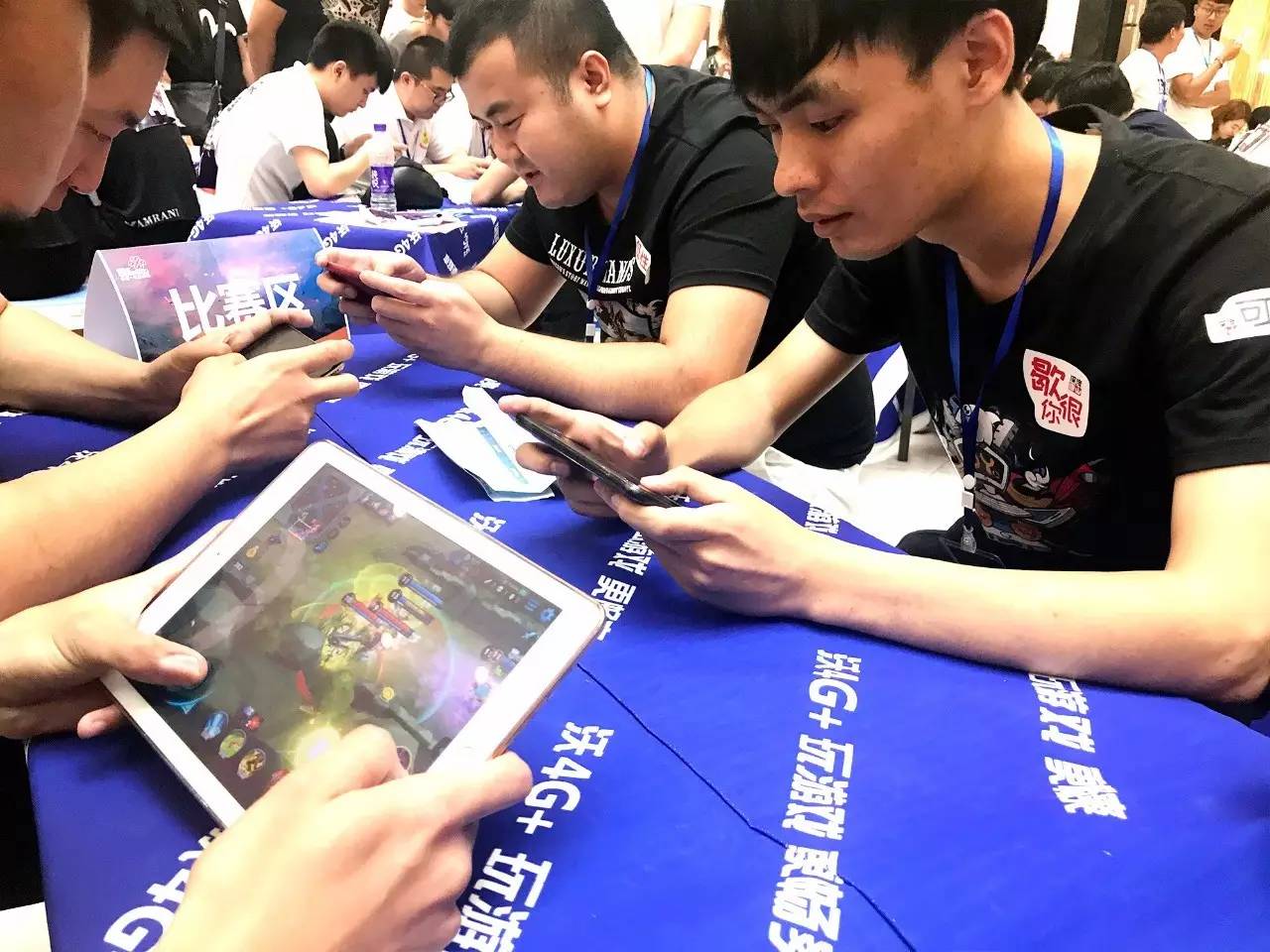 TheShy ，Randolph，Karma，出门遭遇重创， Aki 加入了团队，带来了疯狂的Dave表演， Ninjas in Pyjamas 收复了一座城市