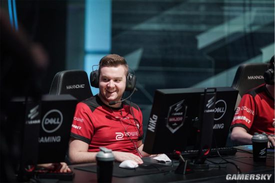 麻将中盘判断的关键点（麻将中盘形势研判要点）